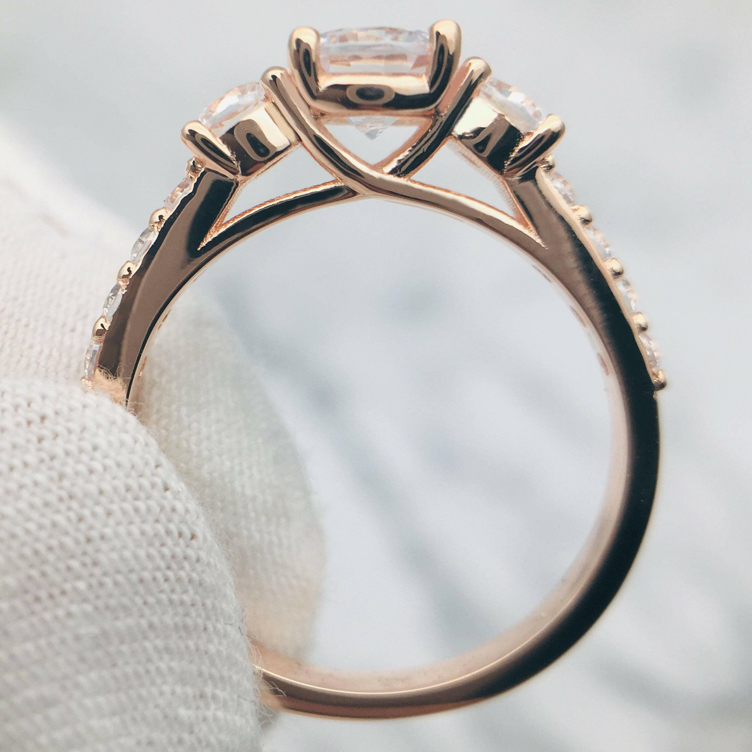 18k Rose Gold Round Diamond Engagement Ring-Evani Naomi Jewelry