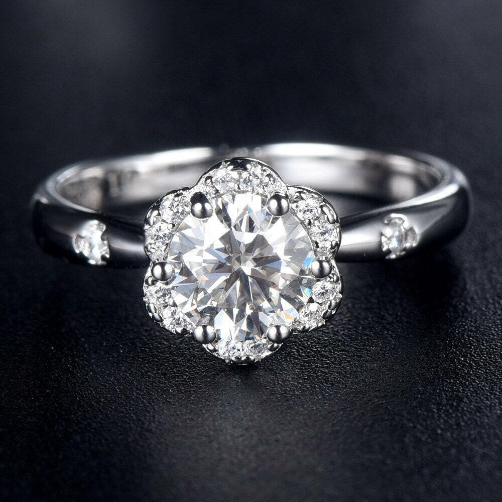Classic 1.0 Ct Diamond Flower Shaped Engagement Ring-Evani Naomi Jewelry