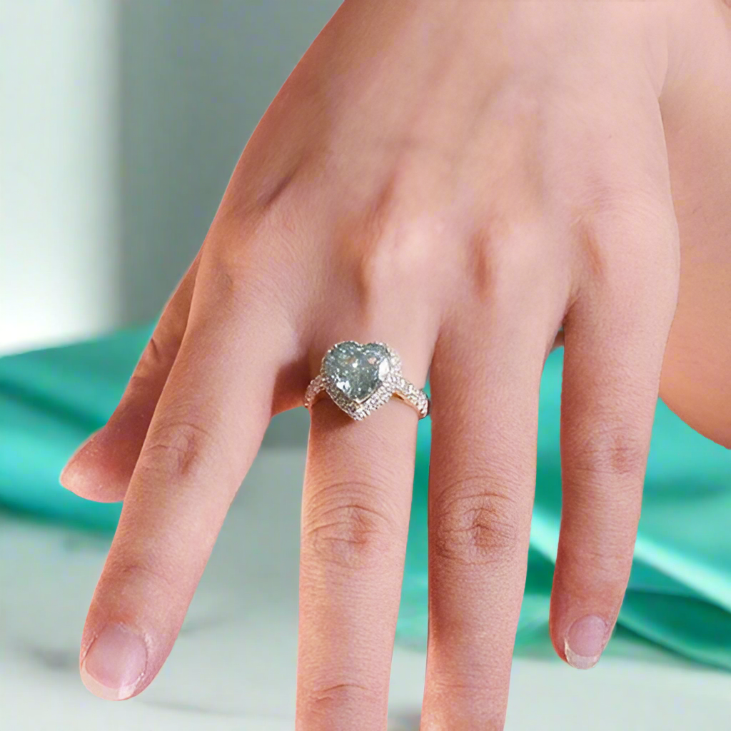 Classic 4.0 Ct Heart Cut Diamond 18k Yellow Gold Engagement Ring-Evani Naomi Jewelry