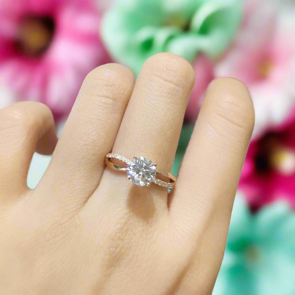 Round Cut 1.0 Ct Diamond 18K Rose Gold Engagement Ring-Evani Naomi Jewelry