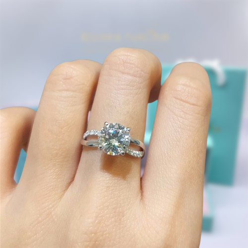 Round Cut Diamond Twist Band Engagement Ring-Evani Naomi Jewelry