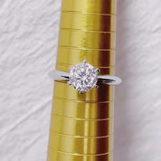 Classic 1.0 Ct Round Cut Diamond Engagement Ring