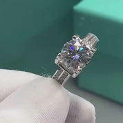 Round Cut Diamond Cow Head Engagement Ring