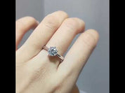 18k White Gold 1.0 Ct Round Cut Diamond Engagement Ring