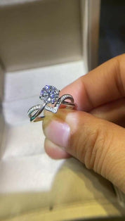 1ct Round Cut Four Claws Diamond Engagement Ring-Evani Naomi Jewelry