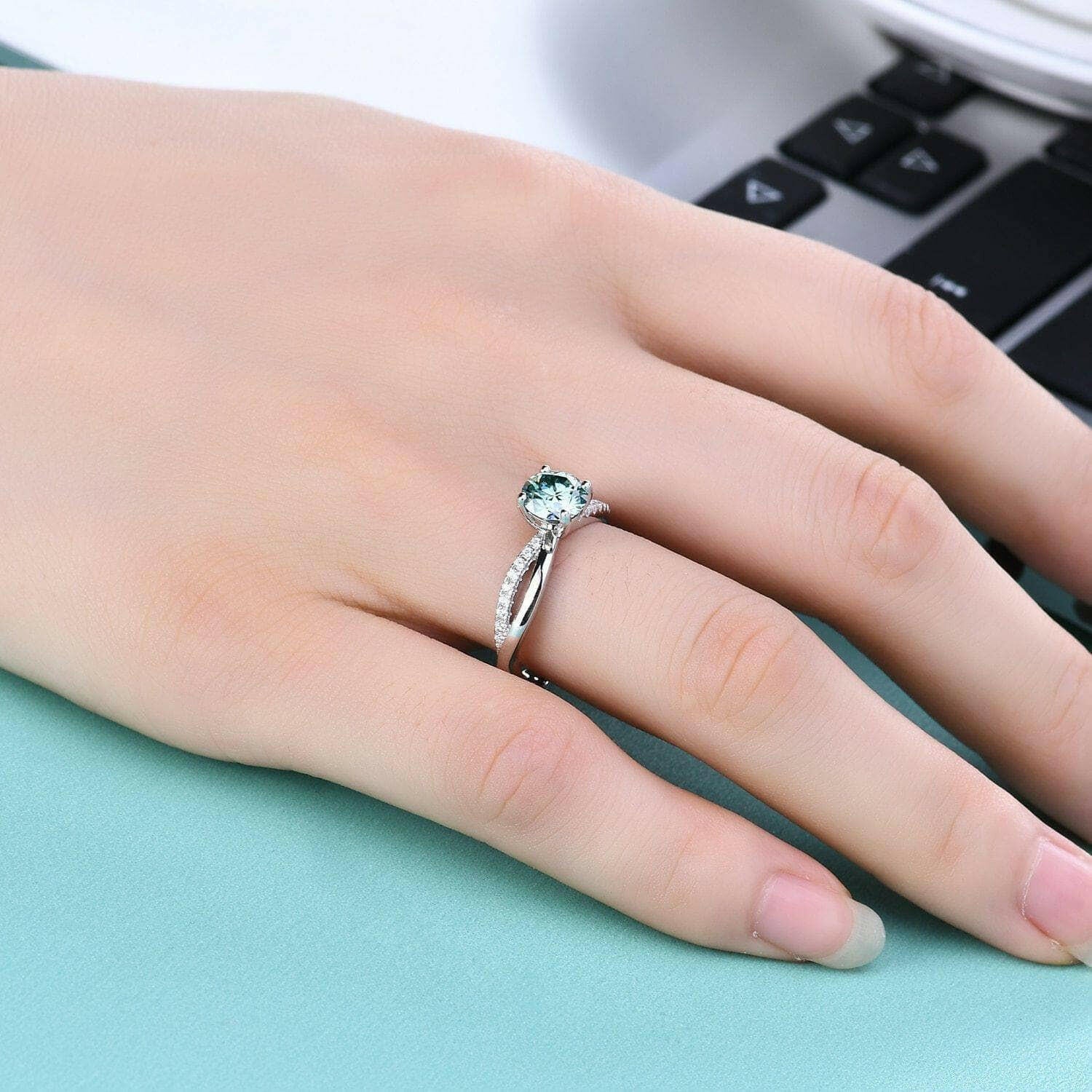 Round-cut 1.00 ct Green Diamond Split Shank Engagement Ring-Evani Naomi Jewelry