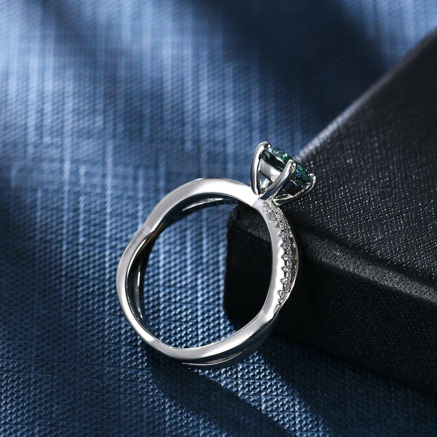 Round-cut 1.00 ct Green Diamond Split Shank Engagement Ring-Evani Naomi Jewelry