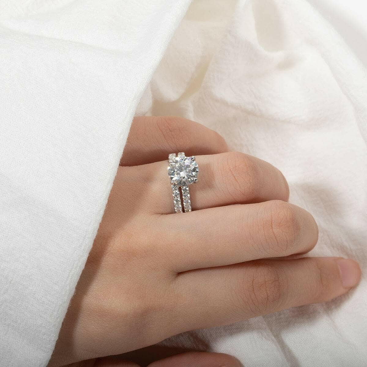 Round-cut 3.0 ct Diamond Bridal Set-Evani Naomi Jewelry
