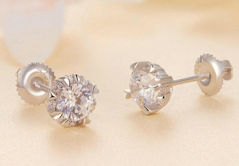 0.5 Ct Diamond Eight Heart Claws Stud Earrings-Evani Naomi Jewelry