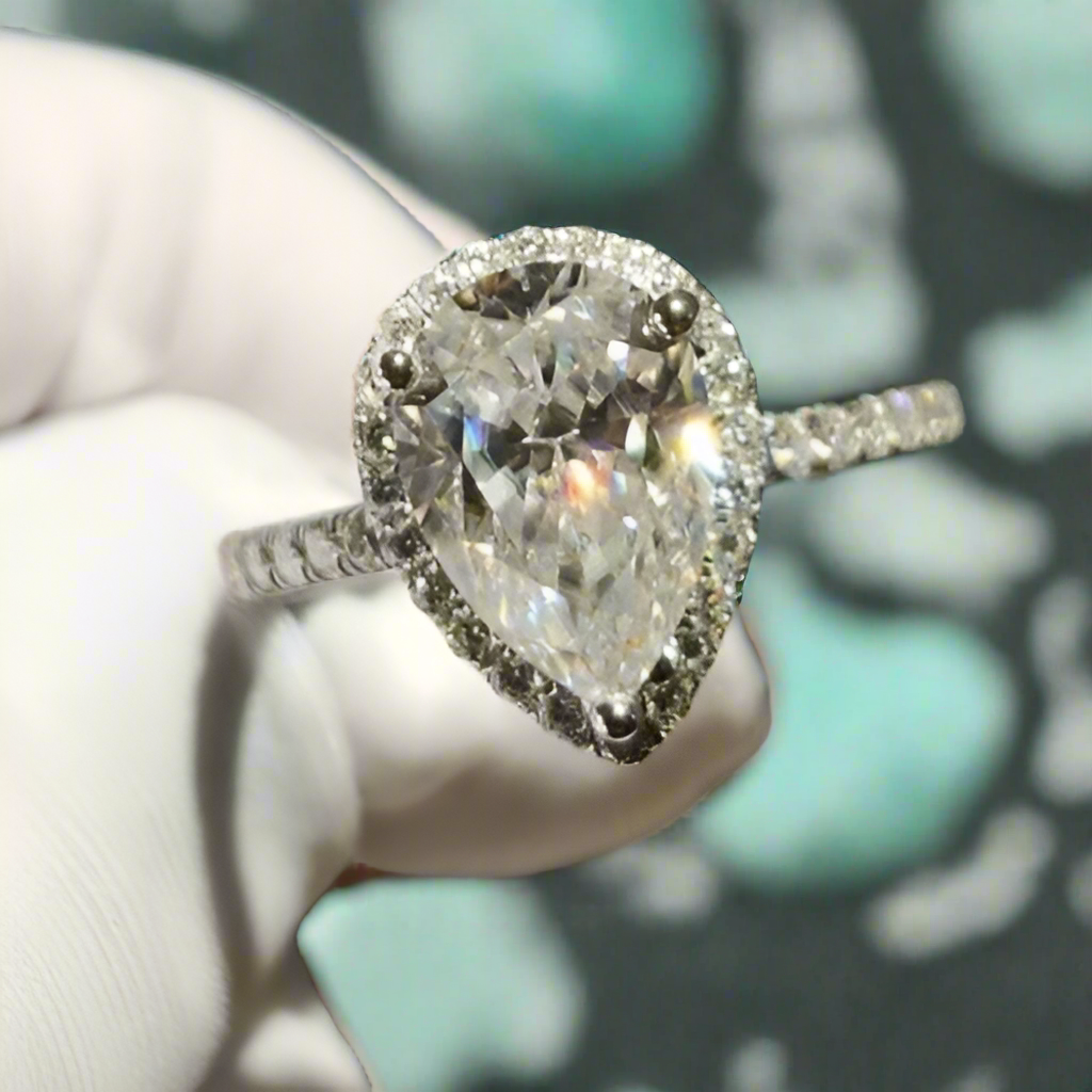 18K White Gold 1.0 Ct Pear Cut Diamond Water Drop Engagement Ring-Evani Jewelry