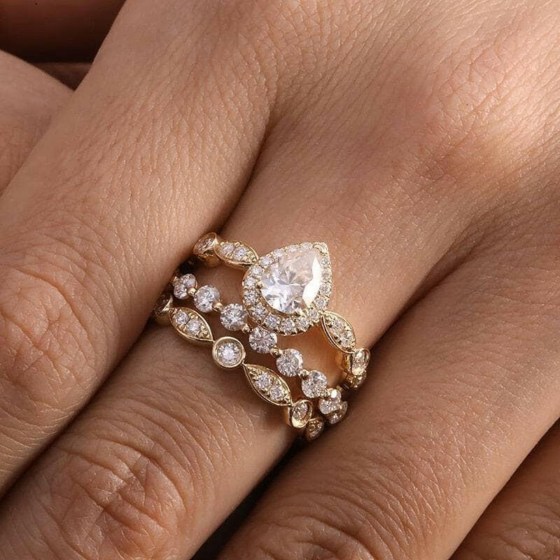 18K Yellow Gold Pear Cut Diamond Engagement Ring Set-Evani Jewelry
