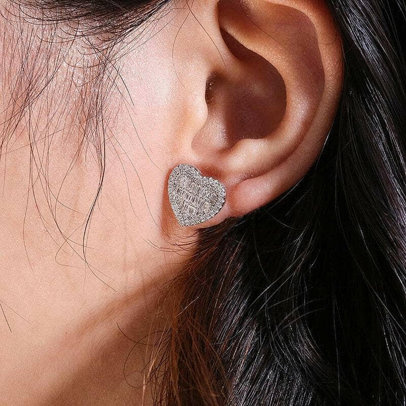 Classic 18k Gold Diamond Heart Shaped Stud Earrings-Evani Naomi Jewelry