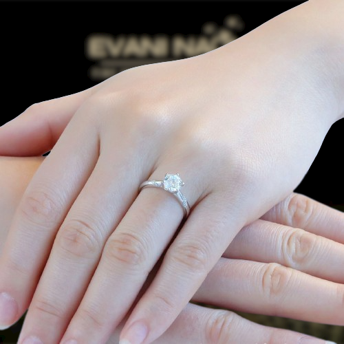 Classic 1.0 Ct Round Cut Diamond Ring-Evani Naomi Jewelry