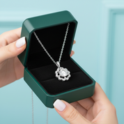 Classic Flower Shape Pendant Necklace with 1.0 Ct Diamond