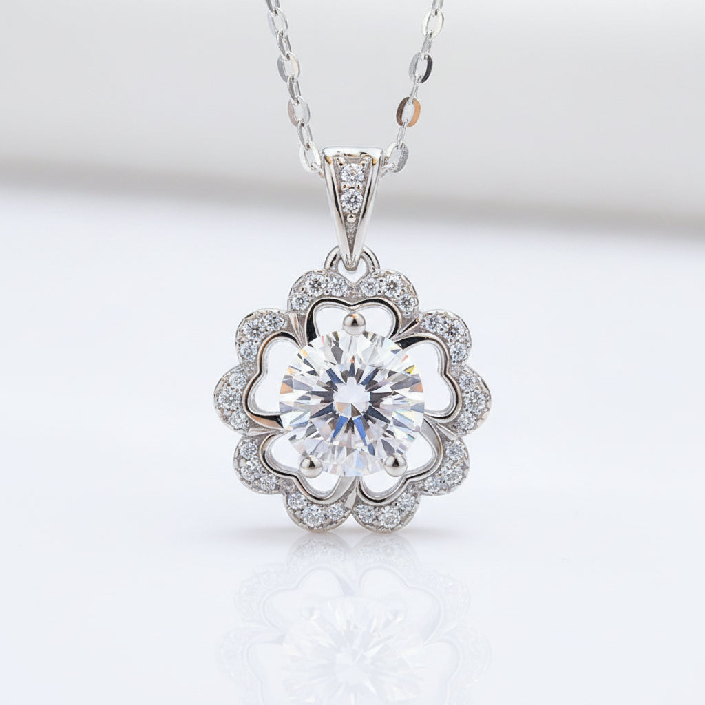 Classic Flower Shape Pendant Necklace with 1.0 Ct Diamond-Evani Jewelry