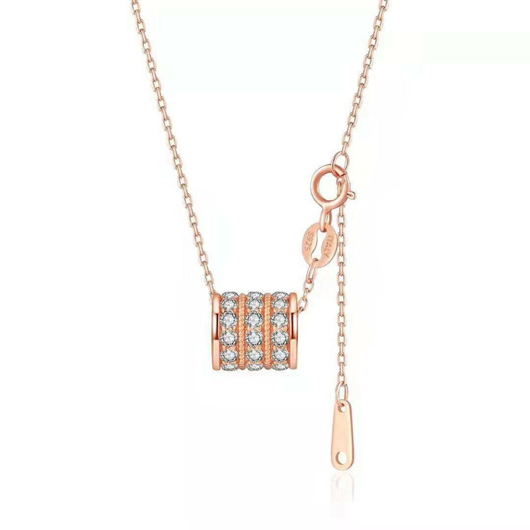 Classic Round Cut Diamond Pendant Necklace-Evani Naomi Jewelry