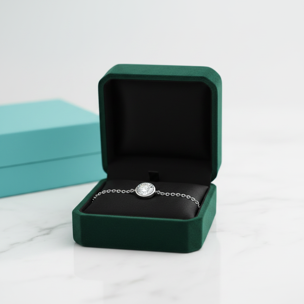 Classic-Round-Diamond-Adjustable-Bracelet-2_95dd1ff5-2368-41c7-8e0e-4e4ee9a1441d.png