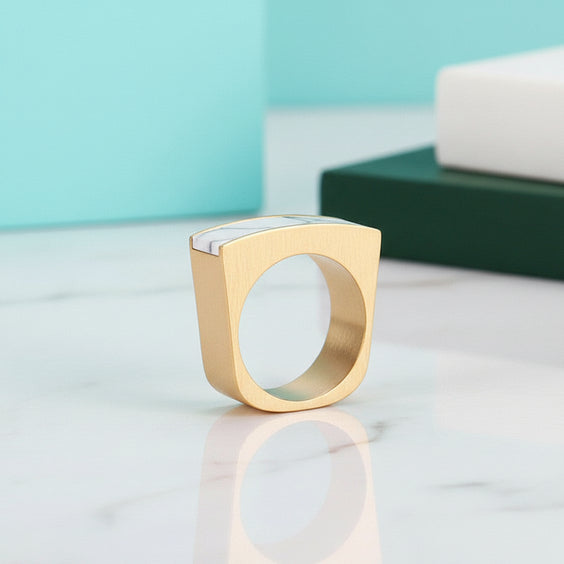 Yellow Gold/ White Marble