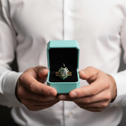 Emerald Dawn – Round-cut Moss Agate & Onyx Sunburst Ring