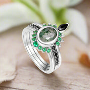 Emerald Dawn – Round-cut Moss Agate & Onyx Sunburst Ring-Evani Naomi Jewelry