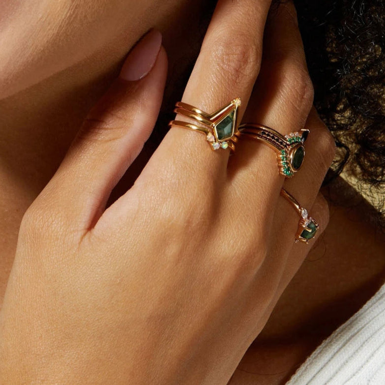 Emerald Dawn – Round-cut Moss Agate & Onyx Sunburst Ring-Evani Naomi Jewelry