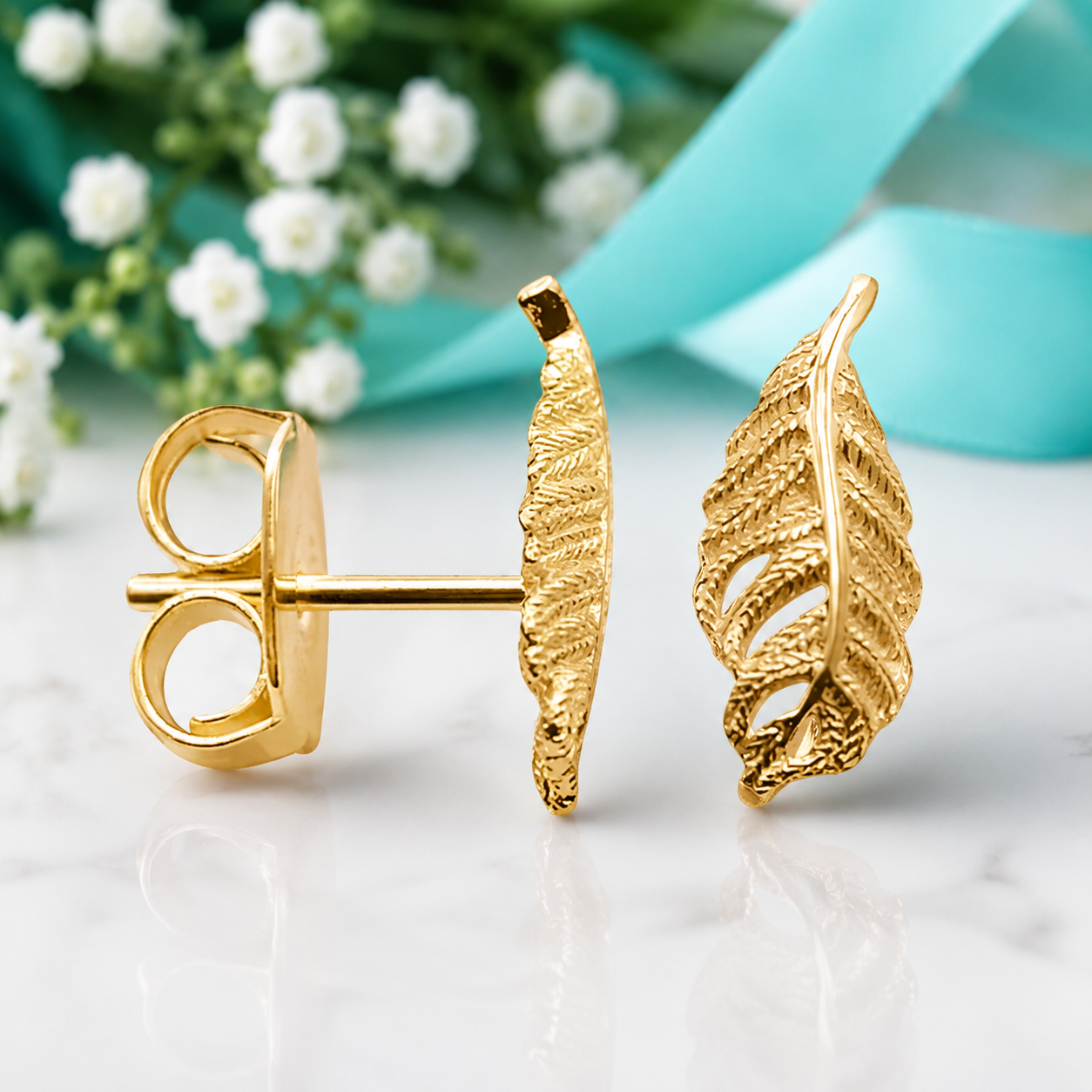 Fancy_Feathers_Stud_Earrings_3.png
