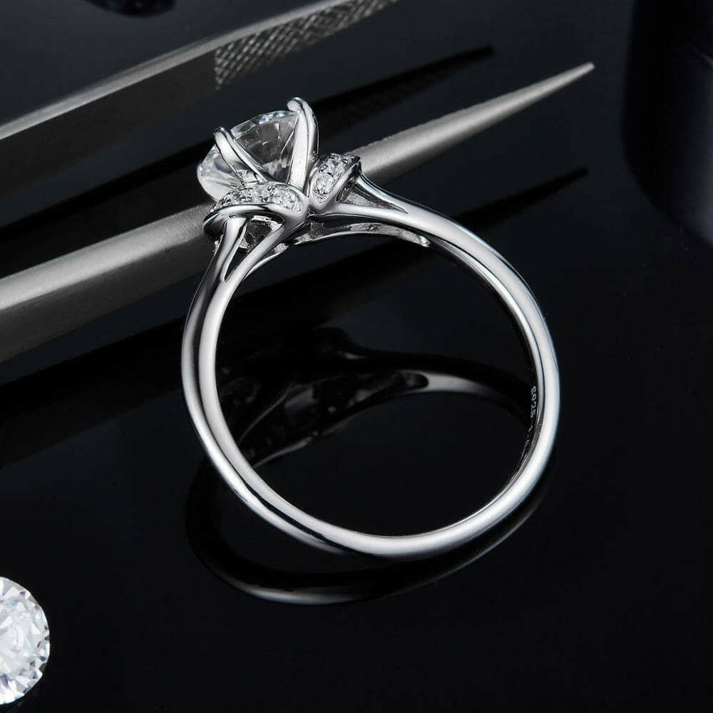 Round Cut Diamond Halo Wedding Ring-Evani Naomi Jewelry