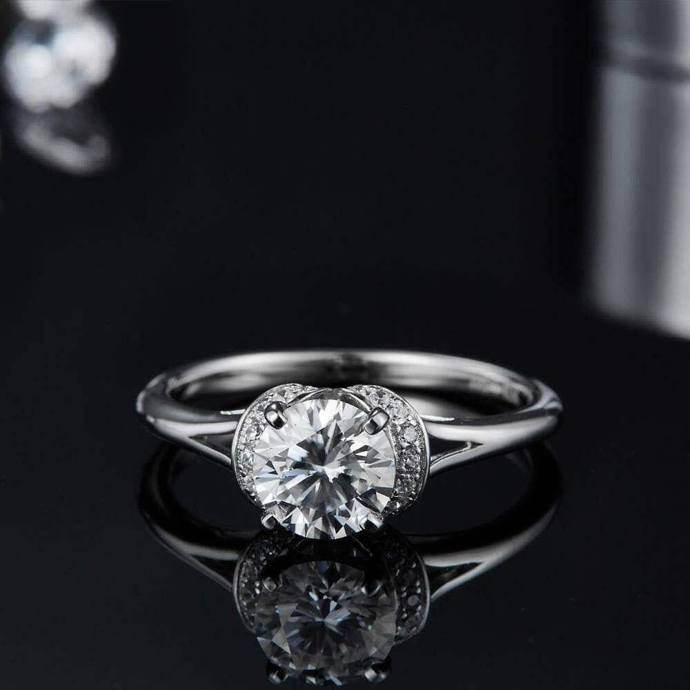 Round Cut Diamond Halo Wedding Ring-Evani Jewelry