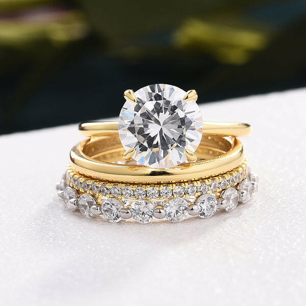 Round Cut Diamonds Yellow Gold Bridal Ring Set-Evani Naomi Jewelry