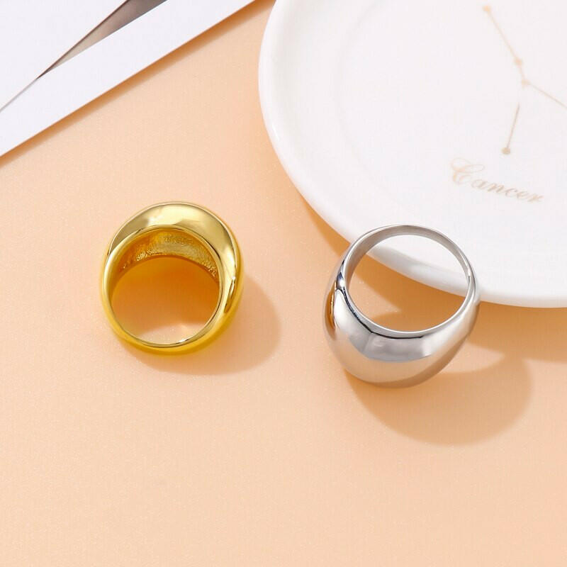 Vintage Style Oval Wedding Band-Evani Naomi Jewelry