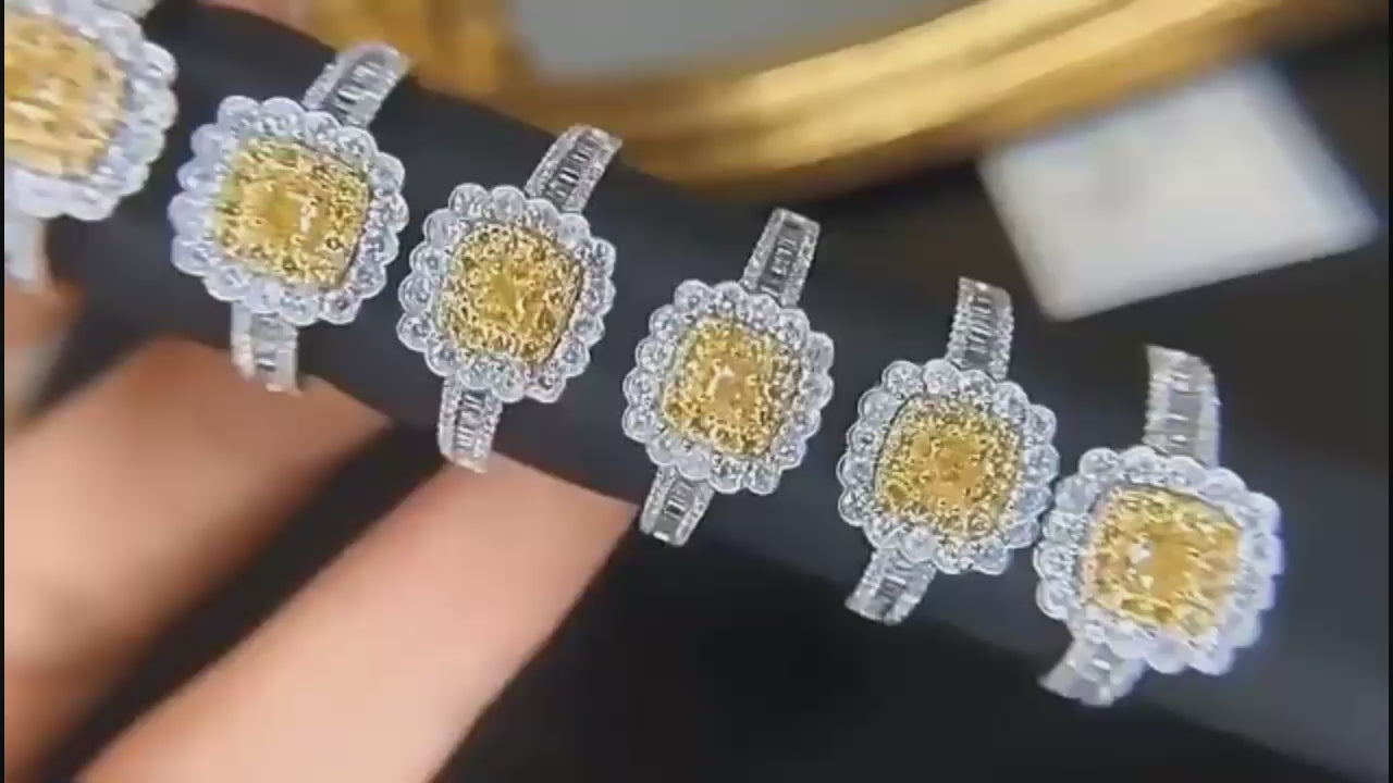 18k White Gold Diamond Engagement Ring