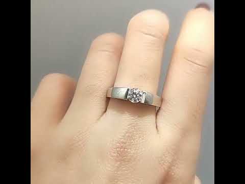 18K White Gold 0.5 Ct Round Cut Diamond Mens Wedding Band