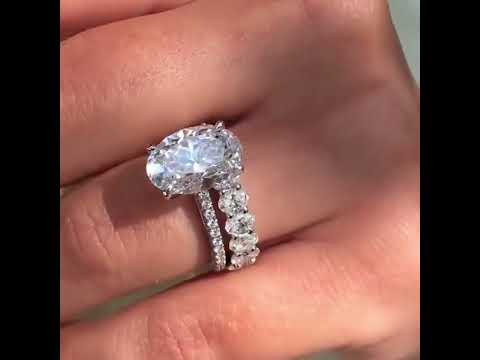 Stunning Oval Cut 3.5ct Diamond Bridal Set