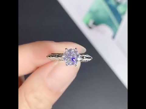 Unique 1.0 ct Round Diamond Platinum Engagement Ring
