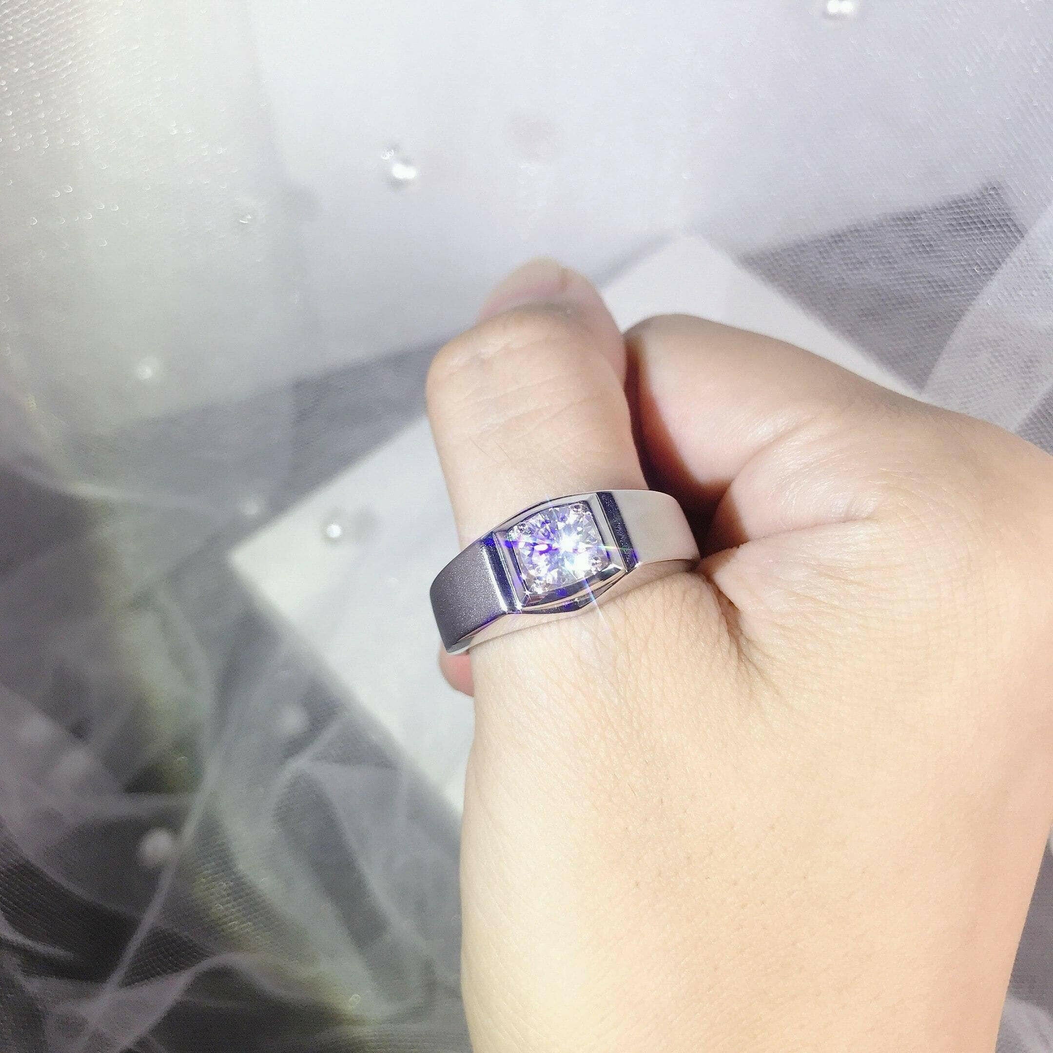 1.0 Ct Solitaire Diamond Men's Wedding Band-Evani Naomi Jewelry