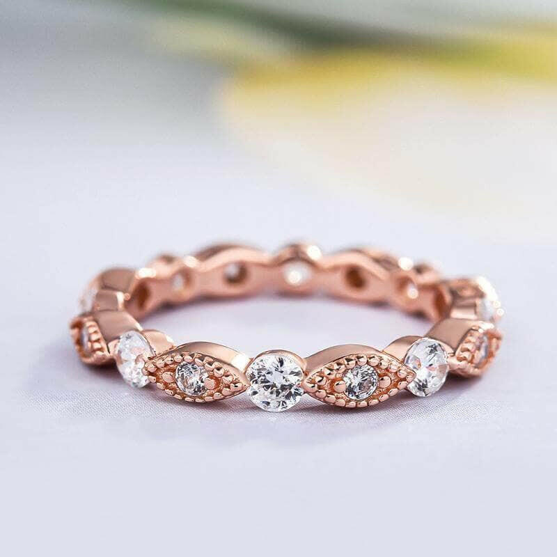 Round Cut Vintage Design Women's Wedding Band-Evani Naomi Jewelry