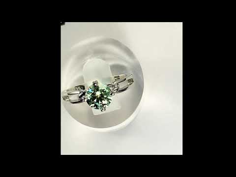 Classic 1.00 ct Round Green Diamond Engagement Ring